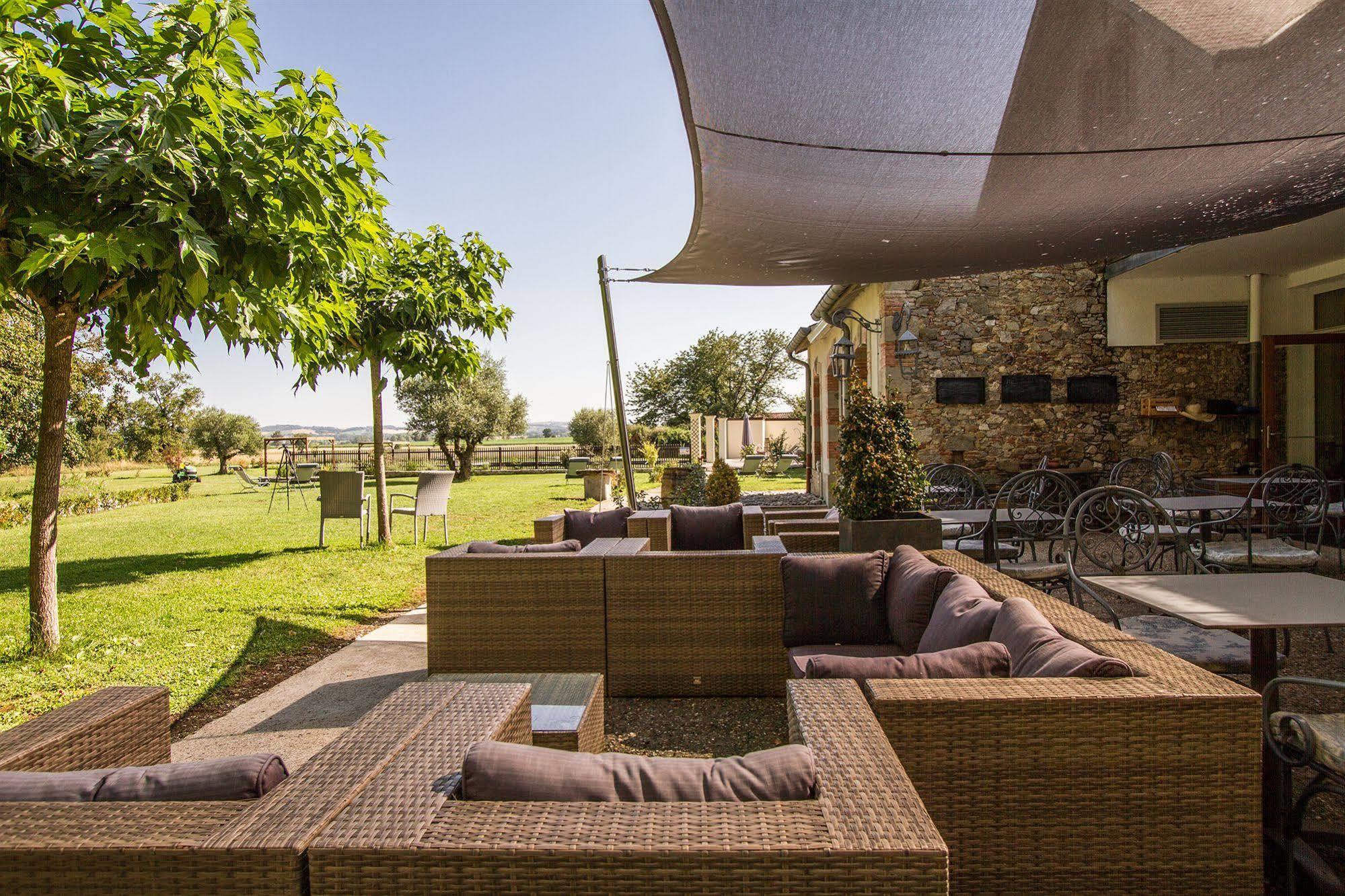 Le Pavillon Du Chateau, Hotel & Spa Revel  Exterior foto